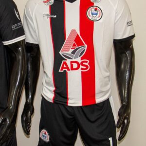 Camiseta de policam 100% sublimada con escudo sublimado, bordado y short bordado el escudo y numero estampado