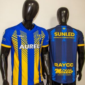 Remera cuello en V, policam sublimada