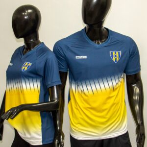 Remeras de padel unisex, escote en V de policam sublimadas con escudo bordado